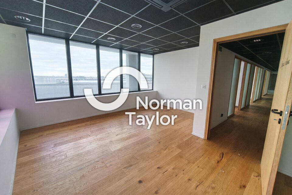 NORMAN TAYLOR PAYS BASQUE VENTE-BUREAUX-ONDRES-40