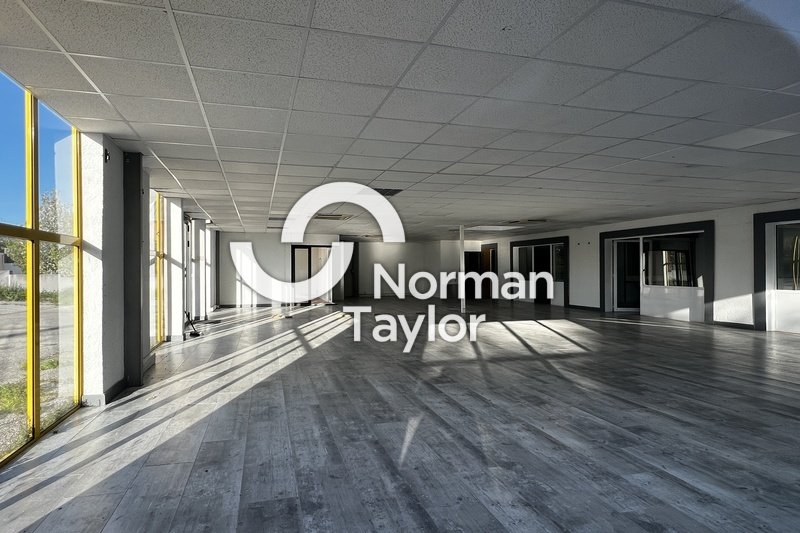 NORMAN TAYLOR MONTPELLIER LOCATION-LOCAL COMMERCIAL-PERPIGNAN-66