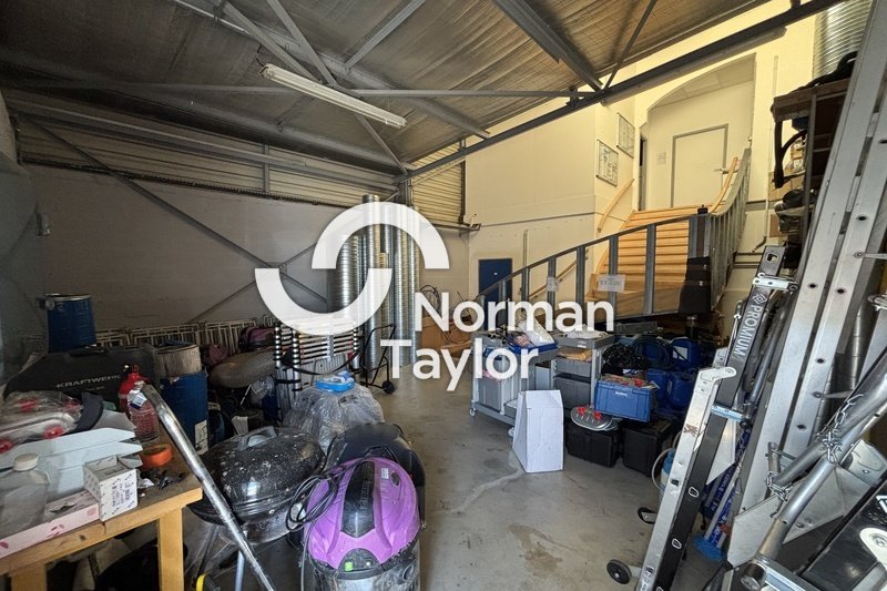 NORMAN TAYLOR MONTPELLIER LOCATION-LOCAL D'ACTIVITE-SAINT_AUNES-34