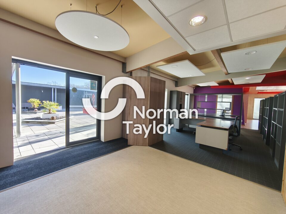 NORMAN TAYLOR PAYS BASQUE LOCATION-BUREAUX-BAYONNE-64