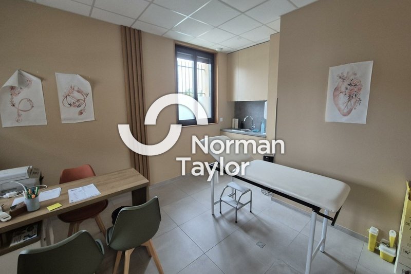 NORMAN TAYLOR MONTPELLIER LOCATION-BUREAUX-VILLENEUVE_LES_BEZIERS-34