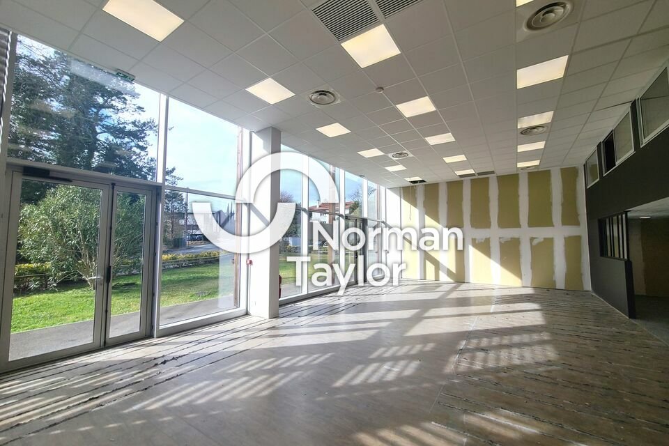 NORMAN TAYLOR PAYS BASQUE LOCATION-LOCAL COMMERCIAL-BIARRITZ-64