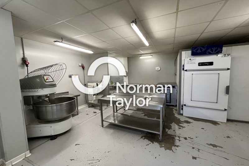 NORMAN TAYLOR MONTPELLIER LOCATION-LOCAL D'ACTIVITE-FABREGUES-34