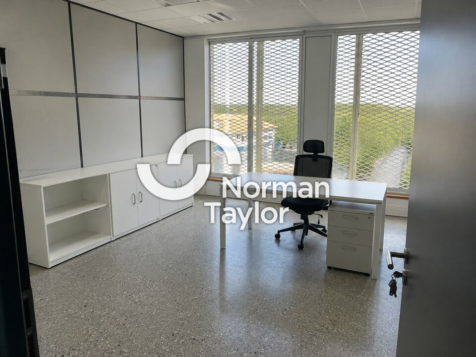 NORMAN TAYLOR PAYS BASQUE LOCATION-BUREAUX-BAYONNE-64