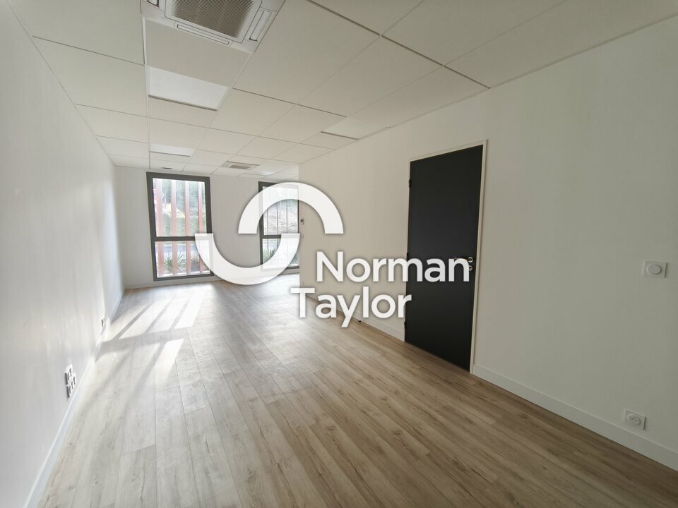 NORMAN TAYLOR PAYS BASQUE LOCATION-BUREAUX-BIARRITZ-64