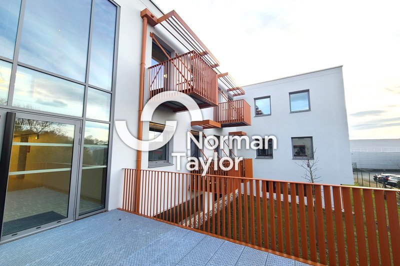 NORMAN TAYLOR PAYS BASQUE VENTE-BUREAUX-BIARRITZ-64