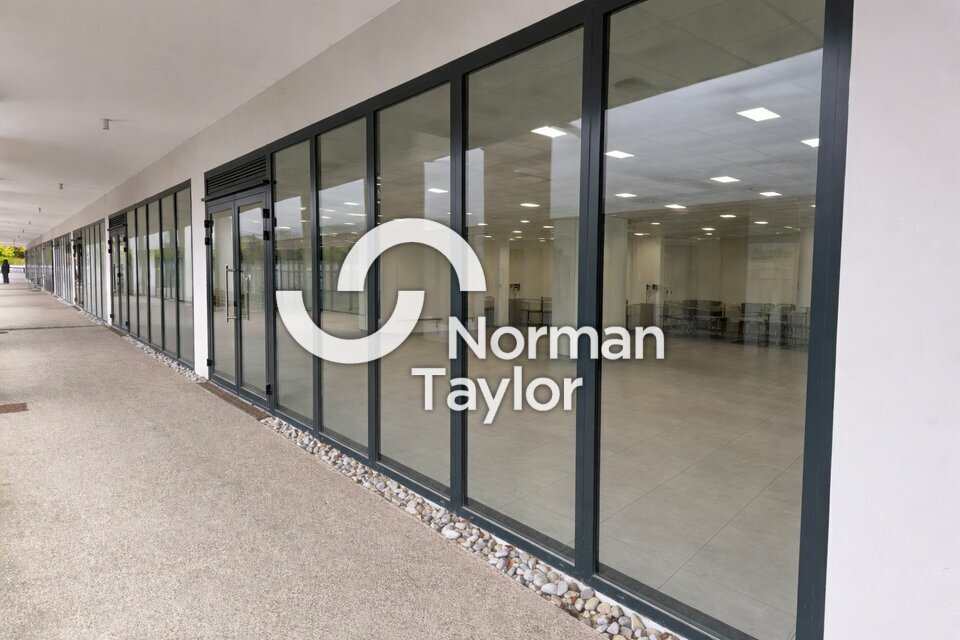 NORMAN TAYLOR PAYS BASQUE VENTE-LOCAL COMMERCIAL-ONDRES-40