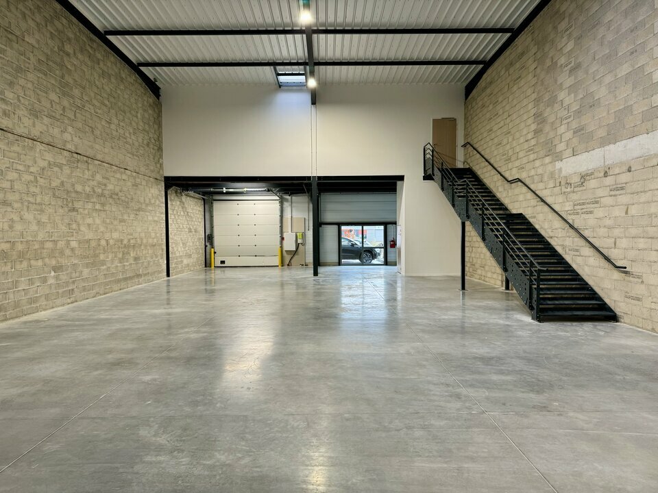 SISTOM LOCATION-LOCAL D'ACTIVITE-ROISSY_EN_FRANCE-95