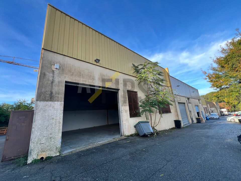 AT FIRST LOCATION-BUREAUX-MOUGINS-06