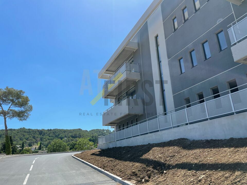 AT FIRST LOCATION-BUREAUX-MOUGINS-06