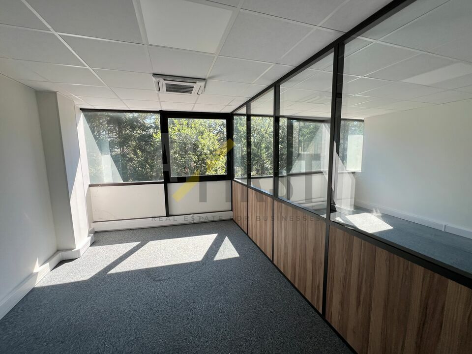 AT FIRST LOCATION-BUREAUX-VALBONNE-06