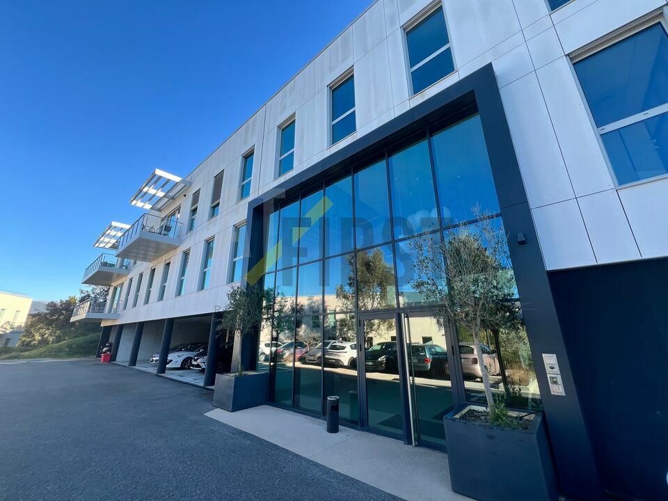 AT FIRST LOCATION-BUREAUX-BIOT-06