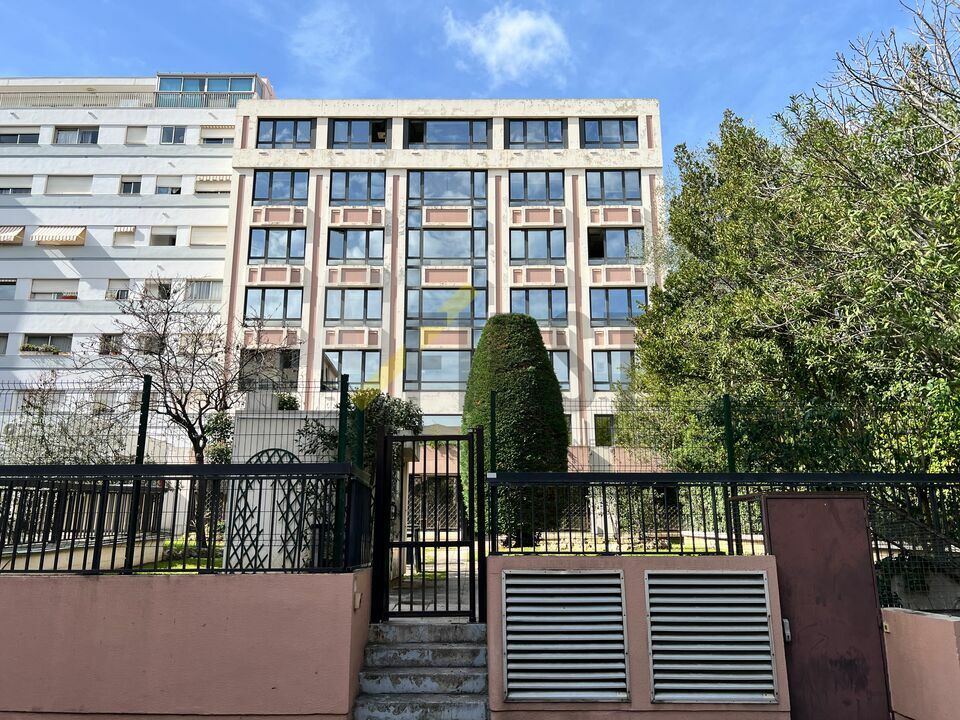 AT FIRST LOCATION-BUREAUX-CANNES-06