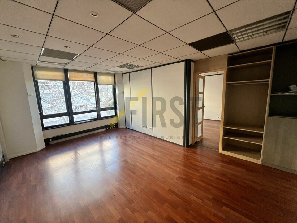 AT FIRST LOCATION-BUREAUX-CANNES-06