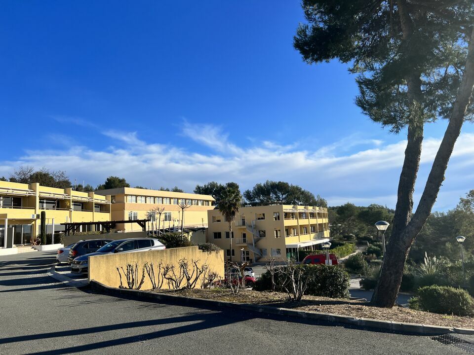 AT FIRST LOCATION-BUREAUX-VALBONNE-06