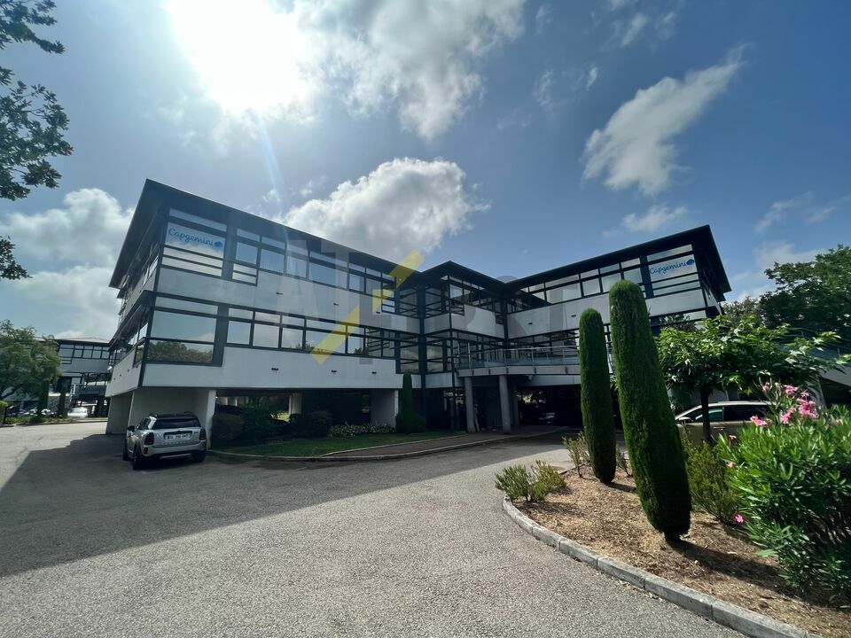 AT FIRST LOCATION-BUREAUX-BIOT-06