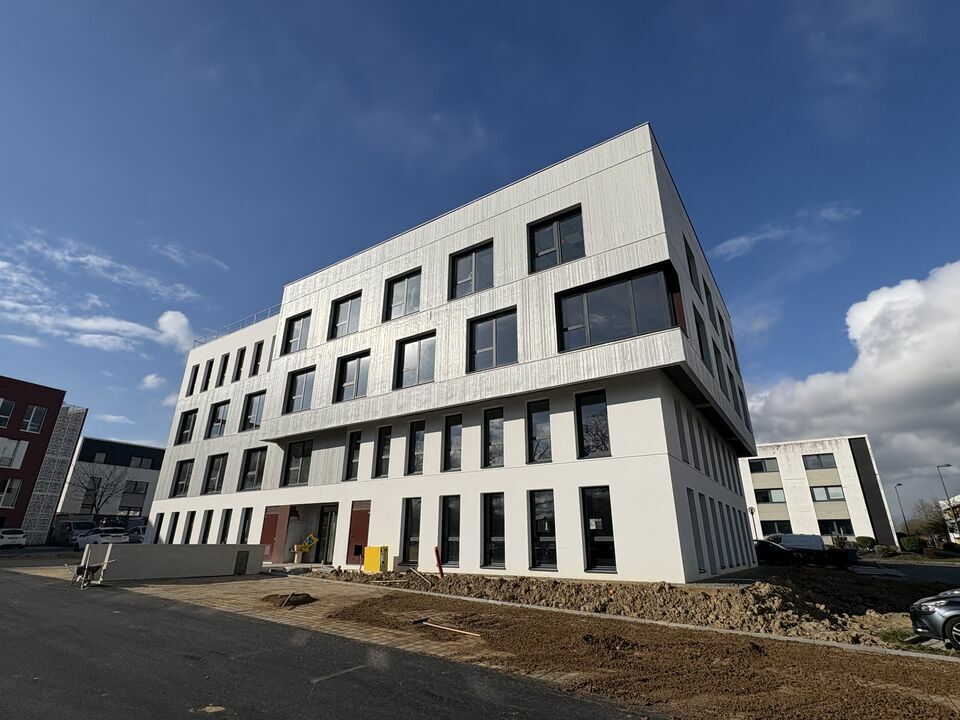 AXIO PRO VENTE-BUREAUX-CHARTRES_DE_BRETAGNE-35