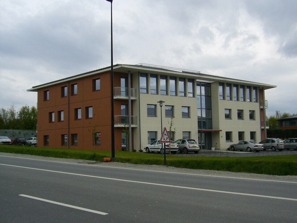 AXIO PRO LOCATION-BUREAUX-PACE-35