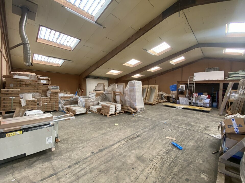 AXIO PRO VENTE-LOCAL D'ACTIVITE-TINTENIAC-35