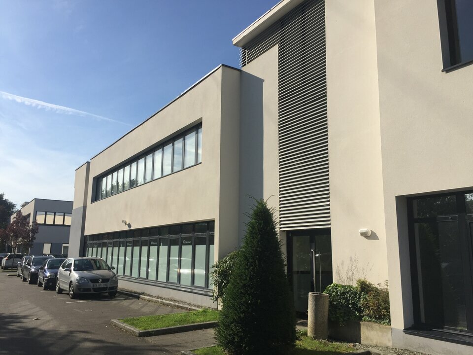 AXIO PRO LOCATION-BUREAUX-BRUZ-35