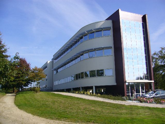 AXIO PRO LOCATION-BUREAUX-BRUZ-35