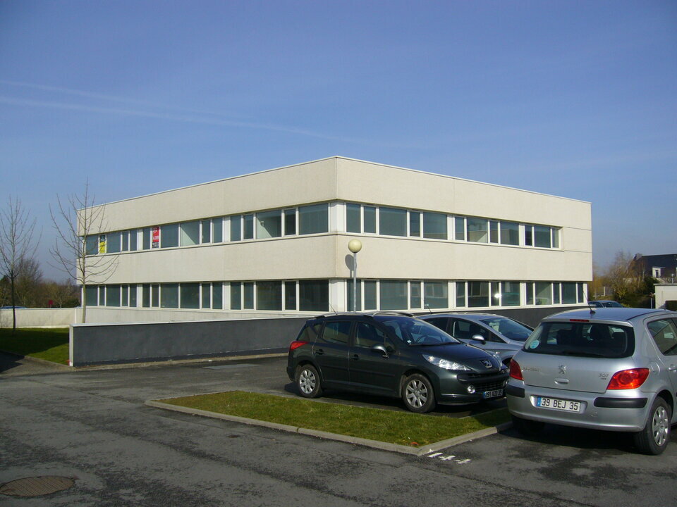 AXIO PRO LOCATION-BUREAUX-BRUZ-35