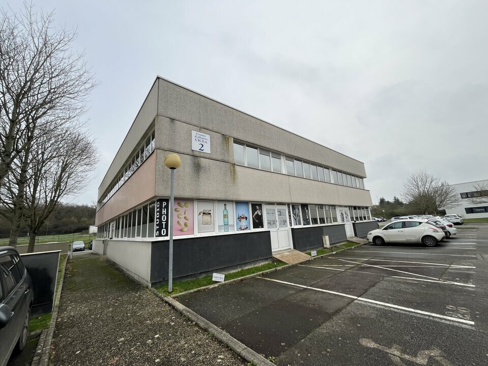 AXIO PRO LOCATION-BUREAUX-BRUZ-35