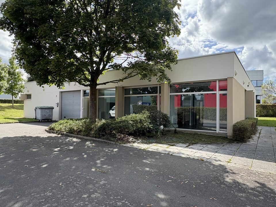 AXIO PRO LOCATION-BUREAUX-PACE-35