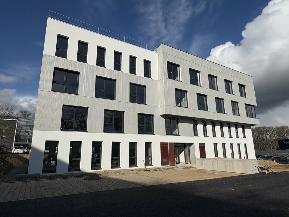 AXIO PRO VENTE-BUREAUX-CHARTRES_DE_BRETAGNE-35