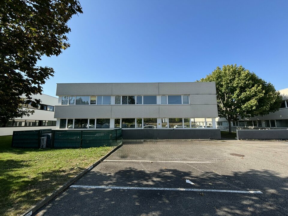 AXIO PRO LOCATION-BUREAUX-BRUZ-35