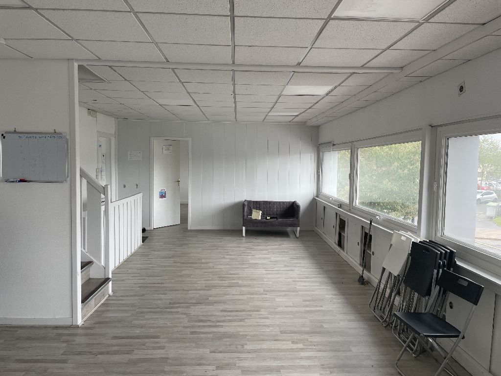 AXIO PRO LOCATION-BUREAUX-PACE-35
