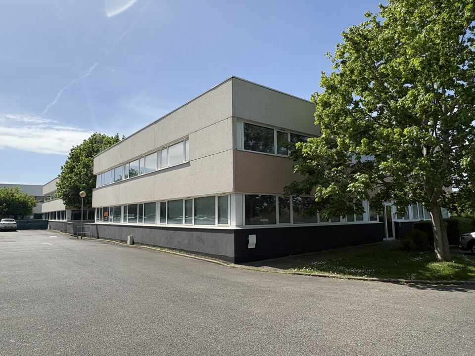 AXIO PRO LOCATION-BUREAUX-BRUZ-35