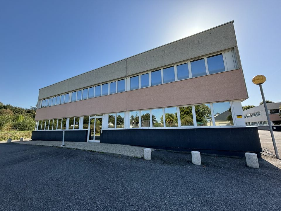 AXIO PRO VENTE-BUREAUX-BRUZ-35