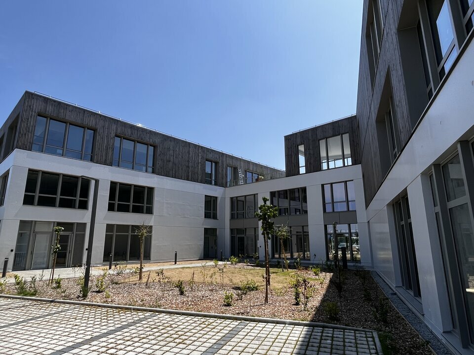 AXIO PRO VENTE-BUREAUX-PACE-35