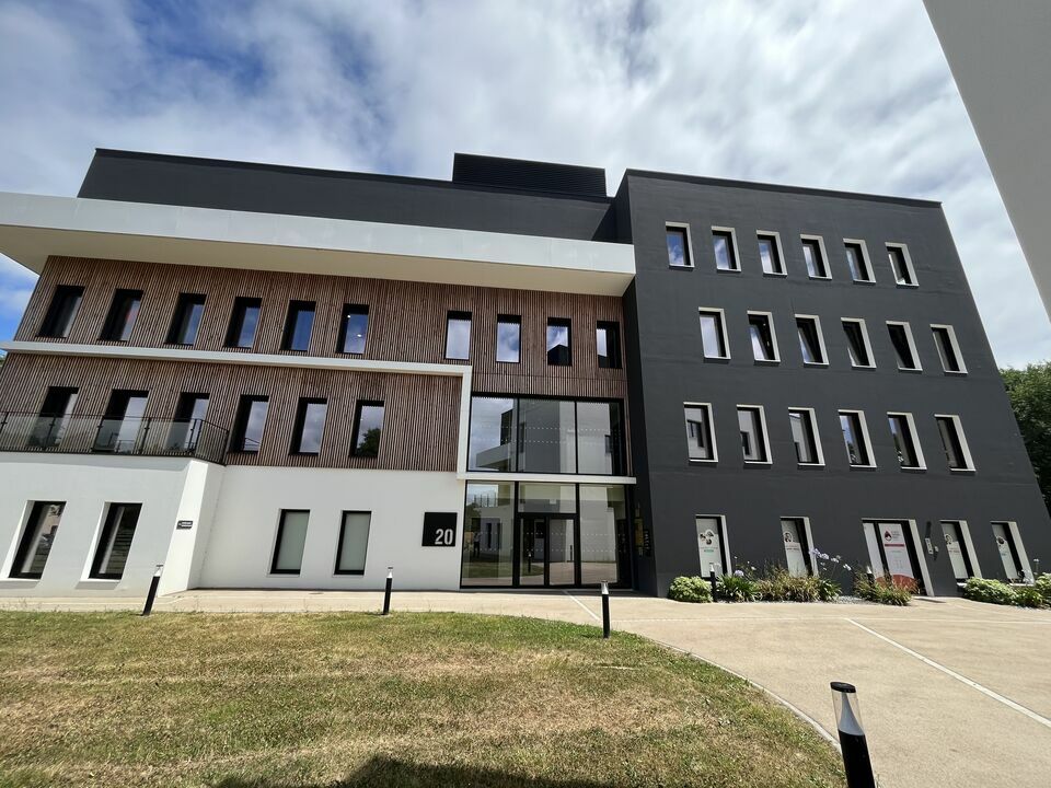 AXIO PRO LOCATION-BUREAUX-BRUZ-35