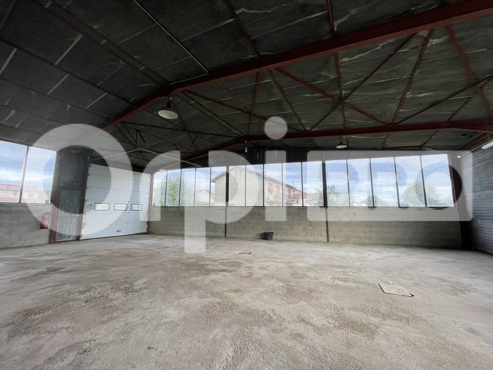 ORPI VIP BUSINESS LOCATION-ENTREPOT-ATTIGNAT-01