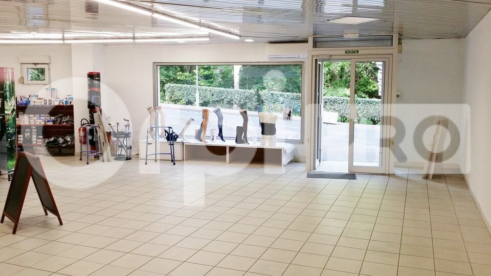 ORPI AGENCE R BASSANELLI LOCATION-LOCAL COMMERCIAL-MANOSQUE-04