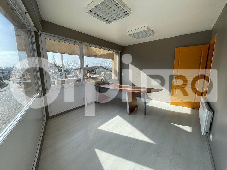ORPI VIP BUSINESS LOCATION-BUREAUX-SAINT_DENIS_LES_BOURG-01