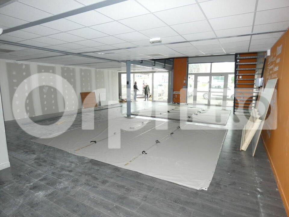 ORPI AGENCE R BASSANELLI LOCATION-LOCAL COMMERCIAL-MANOSQUE-04