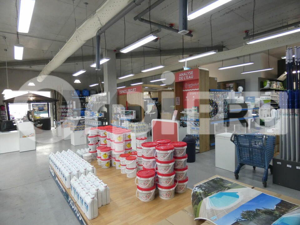 ORPI AGENCE R BASSANELLI VENTE-LOCAL COMMERCIAL-MANOSQUE-04