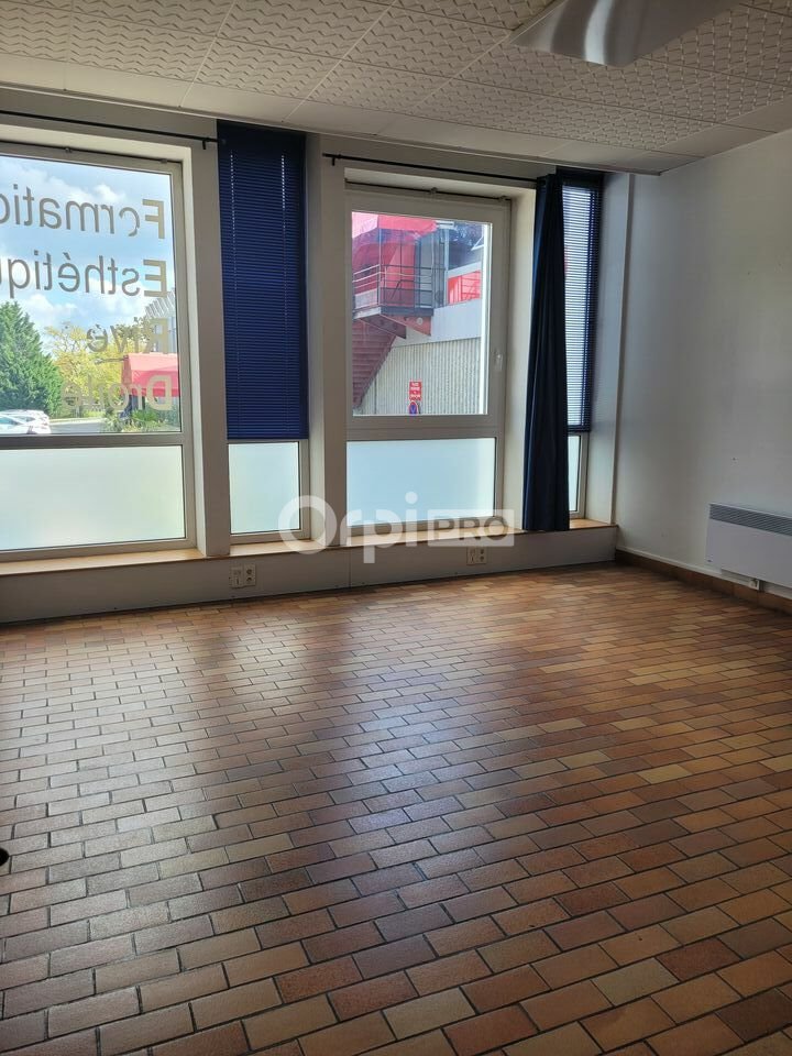 ORPI IMMO33 ENTREPRISE LOCATION-BUREAUX-ARTIGUES_PRES_BORDEAUX-33