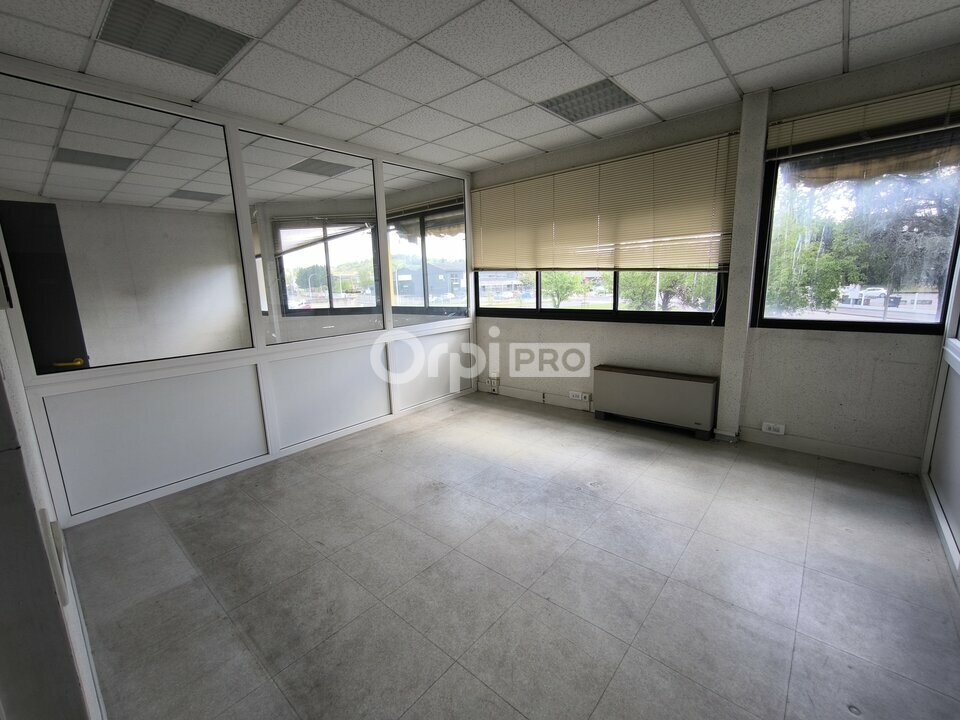 ORPI  BROUSSE IMMOBILIER LOCATION-BUREAUX-BRIVE-LA-GAILLARDE-19