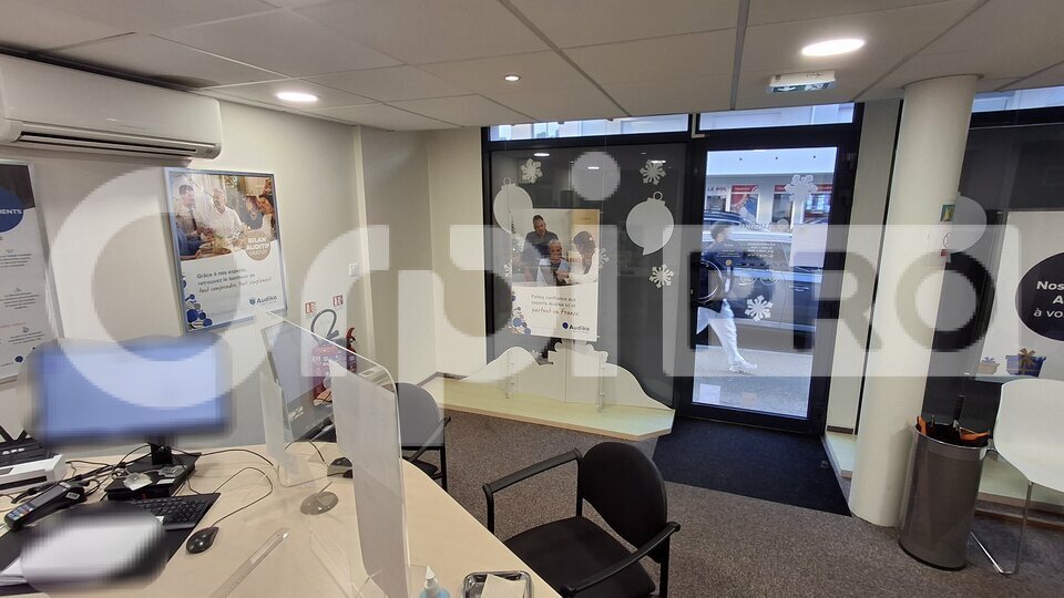 ORPI PRESQUILE FONCIER IMMOBILIER  LOCATION-LOCAL COMMERCIAL-LA_BAULE_ESCOUBLAC-44