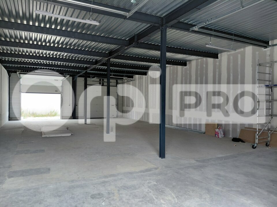 ORPI PRESQUILE FONCIER IMMOBILIER  LOCATION-ENTREPOT-LA_BAULE-ESCOUBLAC-44