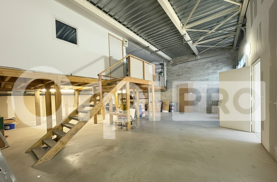 ORPI LA BRIARDE GERANCE VENTE-LOCAL D'ACTIVITE-NEUILLY-SUR-MARNE-93