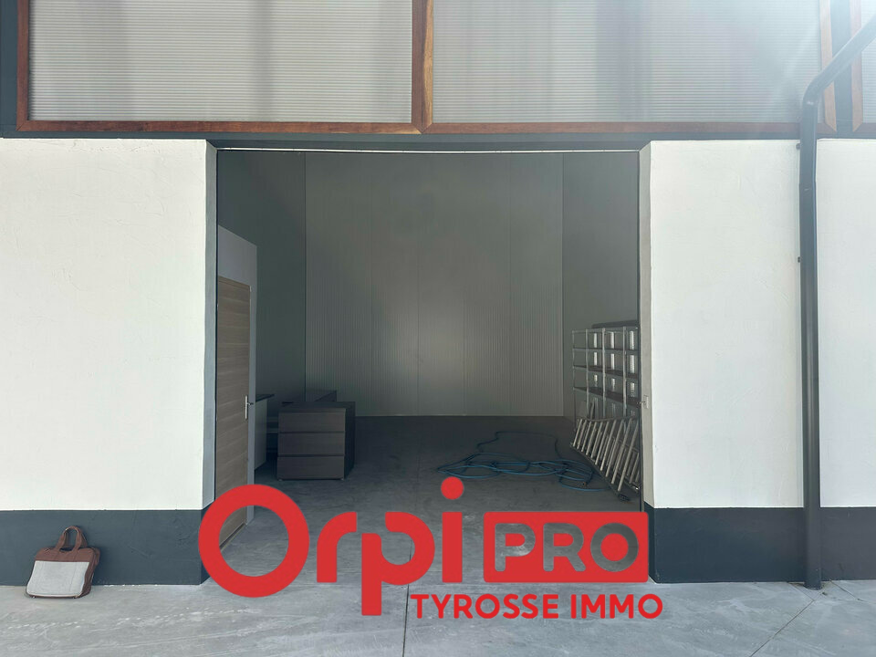 ORPI TYROSSE IMMOBILIER PRO-PCI LOCATION-ENTREPOT-SEIGNOSSE-40