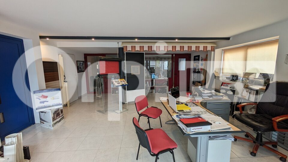 ORPI PRESQUILE FONCIER IMMOBILIER  LOCATION-LOCAL D'ACTIVITE-LE_POULIGUEN-44