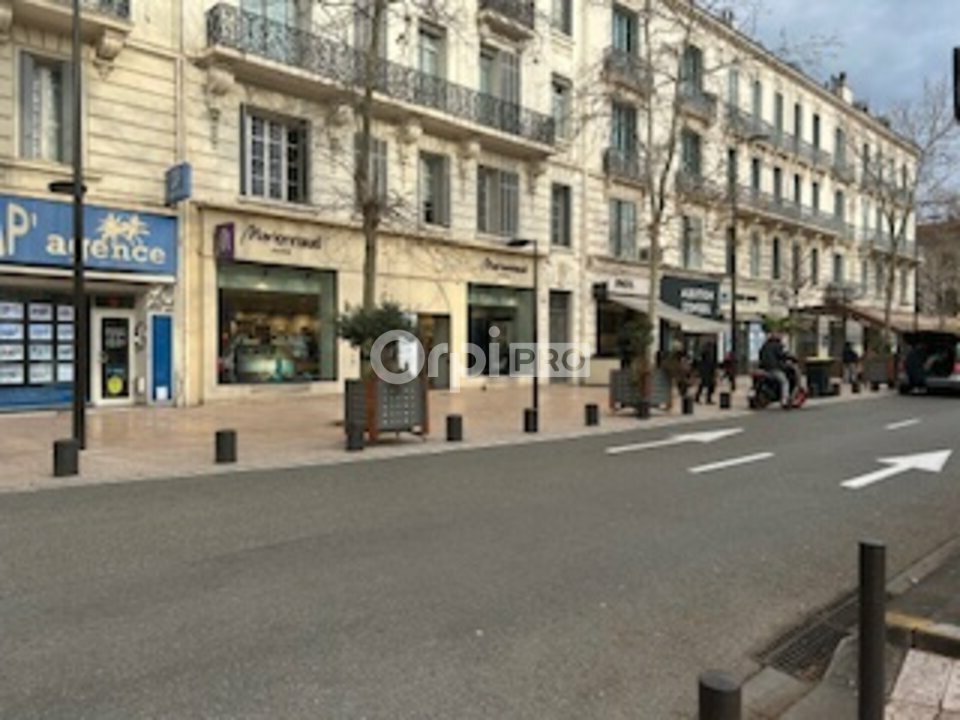 AGERIM CARRE D'OR CESSION-LOCAL COMMERCIAL-ANTIBES-06