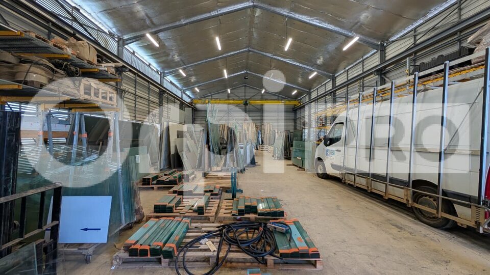 ORPI GCI VENTE-ENTREPOT-MACOURIA-97