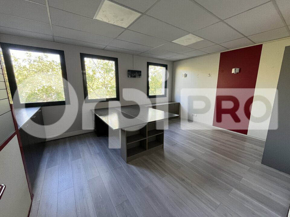 ORPI LSI VAL D'OZON VENTE-BUREAUX-SAINT_GENIS_LAVAL-69